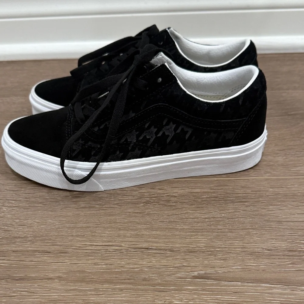Vans Suede Houndstooth Old Skool Sneakers - Picture 4 of 8